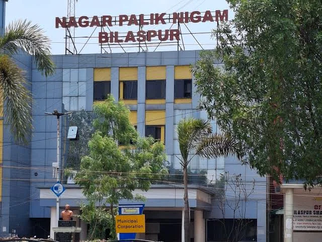 बिलासपुर में 4.03 करोड़ के 16 विकास कार्य अधूरे, तीन दिन में जवाब देने का नोटिस; निगम की वेबसाइट और बजट अपडेट पर भी सवाल